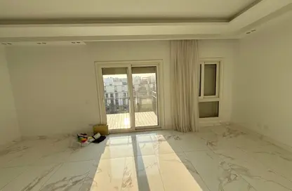 شقة - 3 غرف نوم - 3 حمامات للايجار في ذا كورت ياردز - كمبوندات الشيخ زايد - الشيخ زايد - الجيزة