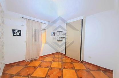 Apartment - 3 Bedrooms - 2 Bathrooms for rent in Zaki Ragab St. - Smouha - Hay Sharq - Alexandria