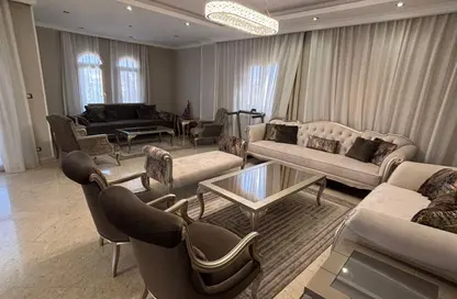 Full Floor - 6 Bedrooms - 4 Bathrooms for sale in Al Narges 2 - Al Narges - New Cairo City - Cairo