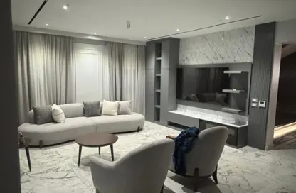 فيلا - 6 غرف نوم - 5 حمامات للبيع في پريڤادو - مدينتي - القاهرة