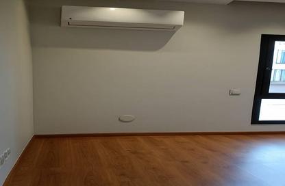 شقة - 3 غرف نوم - 3 حمامات للايجار في ذا كورت ياردز - كمبوندات الشيخ زايد - الشيخ زايد - الجيزة