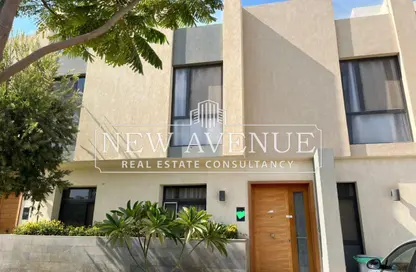 Townhouse - 3 Bedrooms - 3 Bathrooms for sale in Al Burouj Compound - El Shorouk Compounds - Shorouk City - Cairo