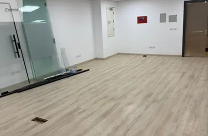 Office Space - Studio - 2 Bathrooms for rent in Hyde Park Business District Mall - South Teseen St. - The 5th Settlement - New Cairo City - Cairo