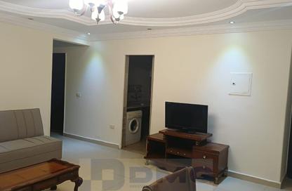 Apartment - 2 Bedrooms - 1 Bathroom for rent in Hadayek Al Mohandessin - 4th District - Sheikh Zayed City - Giza