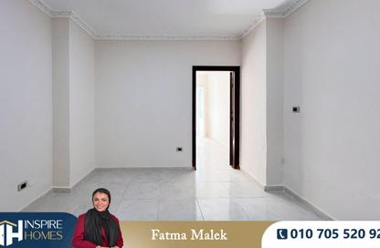 Apartment - 2 Bedrooms - 1 Bathroom for sale in Zezenia - Hay Sharq - Alexandria