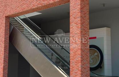 Retail - Studio - 3 Bathrooms for rent in Three Sixty - 5th Settlement Compounds - The 5th Settlement - New Cairo City - Cairo