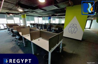 طابق كامل - استوديو - 4 حمامات للبيع في فى90 - شارع التسعين الشمالي - التجمع الخامس - مدينة القاهرة الجديدة - القاهرة