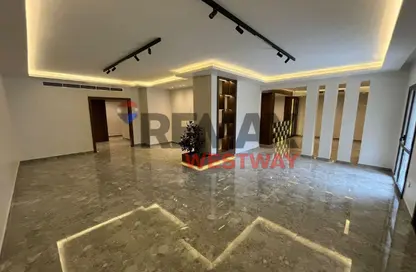 شقة - 3 غرف نوم - 3 حمامات للايجار في ذا كورت ياردز - كمبوندات الشيخ زايد - الشيخ زايد - الجيزة