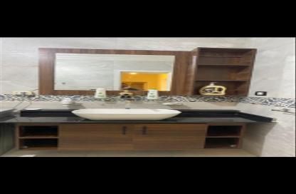 Apartment - 2 Bedrooms - 2 Bathrooms for rent in Salah Salem St. - Roxy - Heliopolis - Masr El Gedida - Cairo