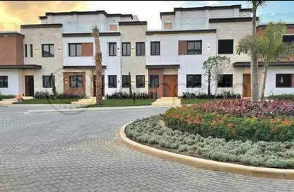 Townhouse - 3 Bedrooms - 5 Bathrooms for sale in Azzar - 5th Settlement Compounds - The 5th Settlement - New Cairo City - Cairo