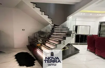 دوبلكس - 3 غرف نوم - 3 حمامات للبيع في الحي الثامن - مدينة 6 أكتوبر - الجيزة