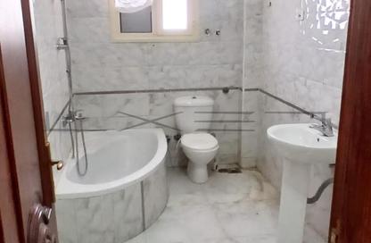 Apartment - 3 Bedrooms - 2 Bathrooms for rent in Al Sadat Axis - The 1st Settlement - New Cairo City - Cairo