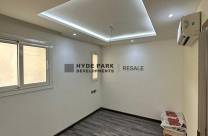 Apartment - 3 Bedrooms - 3 Bathrooms for sale in Centerville - Hyde Park - New Cairo City - Cairo