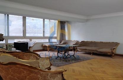 Apartment - 3 Bedrooms - 2 Bathrooms for sale in Street 6 - Maadi - Hay El Maadi - Cairo