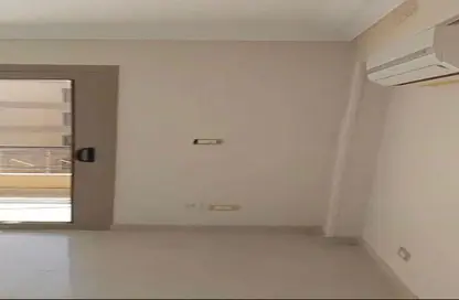 شقة - 3 غرف نوم - 3 حمامات للايجار في اوبرا سيتي - الحي السادس - الشيخ زايد - الجيزة