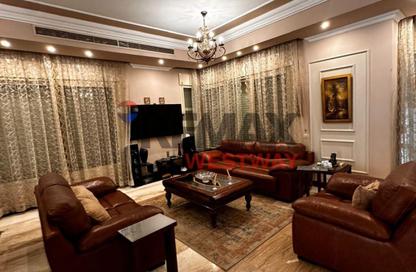 Townhouse - 3 Bedrooms - 4 Bathrooms for rent in Jeera - 13th District - Sheikh Zayed City - Giza
