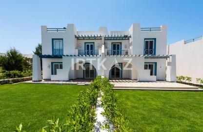 Chalet - 2 Bedrooms - 2 Bathrooms for sale in Mountain View - Ras Al Hekma - North Coast