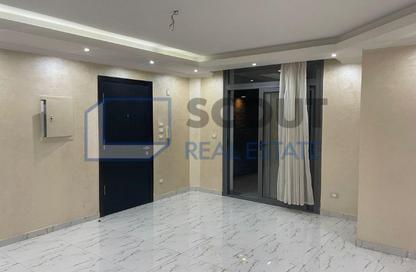 Apartment - 2 Bedrooms - 1 Bathroom for sale in Tag Sultan - Ring Road - Cairo