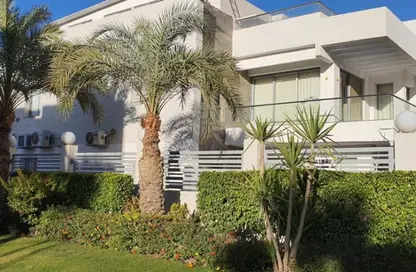 فيلا - 7 غرف نوم - 8 حمامات للبيع في كليوباترا سكوير - محور 26 يوليو - مدينة 6 أكتوبر - الجيزة