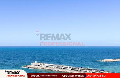 Apartment - 3 Bedrooms - 3 Bathrooms for rent in Mostafa Fahmy St. - Glim - Hay Sharq - Alexandria