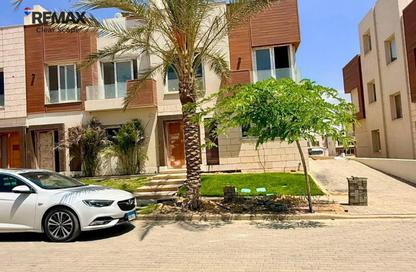 Townhouse - 4 Bedrooms - 5 Bathrooms for sale in Azzar 2 - 5th Settlement Compounds - The 5th Settlement - New Cairo City - Cairo Townhouse - 4 Bedrooms - 5 Bathrooms for sale in Azzar 2 - 5th Settlement Compounds - The 5th Settlement - New Cairo City - Cairo