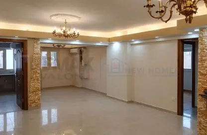 Apartment - 3 Bedrooms - 1 Bathroom for sale in Moharam Bek - Hay Wasat - Alexandria