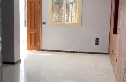 Office Space - 4 Bedrooms - 2 Bathrooms for rent in Ammar Ibn Yasser St. - El Hegaz Square - El Nozha - Cairo