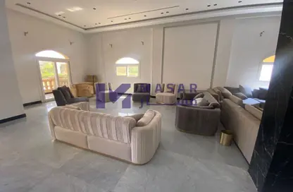 فيلا - 8 غرف نوم - 8 حمامات للبيع في غرب الجولف - كمبوندات القطامية - القطامية - مدينة القاهرة الجديدة - القاهرة