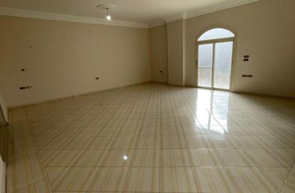 Co-Working Space - 3 Bedrooms - 2 Bathrooms for rent in Street70 - District 2 - The 5th Settlement - New Cairo City - Cairo