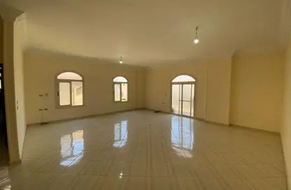 مكتب عمل جماعي - 3 غرف نوم - 2 حمامات للايجار في شارع 70 - الحي الثاني - التجمع الخامس - مدينة القاهرة الجديدة - القاهرة