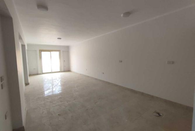 102624012 - Property Image 2
