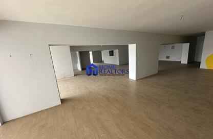 Office Space - Studio - 3 Bathrooms for rent in Zahraa Al Maadi St. - Degla - Hay El Maadi - Cairo