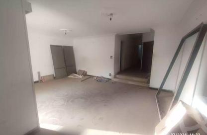 Apartment - 3 Bedrooms - 2 Bathrooms for sale in Al Ghawas Abd Al Aziz Shehata St. - Al Hadiqah Al Dawliyah - 7th District - Nasr City - Cairo
