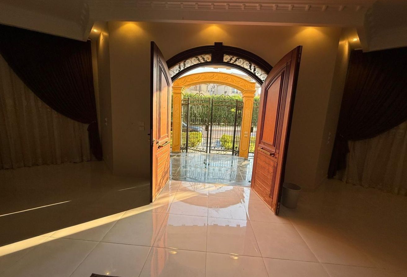 4BR Duplex | Fully Finished| West Golf El Katameya thumbnail