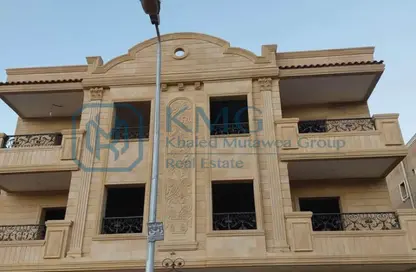 Apartment - 3 Bedrooms - 3 Bathrooms for sale in Amr Ibn Al Aas St. - Area E - Ganoob El Acadimia - New Cairo City - Cairo