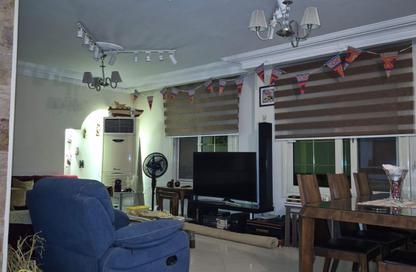 Apartment - 3 Bedrooms - 2 Bathrooms for sale in Samir Abdel Raouf St. - 8th Zone - Nasr City - Cairo