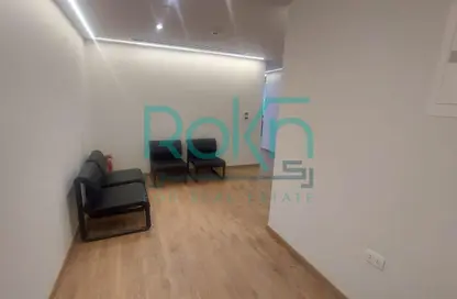 مساحات مكتبية - 4 غرف نوم - 1 حمام للبيع في ذا بورتال - بيفرلي هيلز - كمبوندات الشيخ زايد - الشيخ زايد - الجيزة