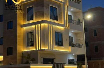 Whole Building - 3 Bedrooms - 2 Bathrooms for sale in Ganoub Al Ahia' - Al Wahat Road - 6 October City - Giza