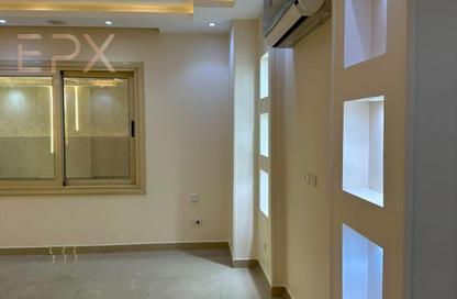 شقة - 3 غرف نوم - 3 حمامات للبيع في شارع عبد المنعم رياض - المهندسين - الجيزة