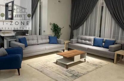 Apartment - 2 Bedrooms - 2 Bathrooms for sale in Palm Hills Village Gate - South Investors Area - New Cairo City - Cairo