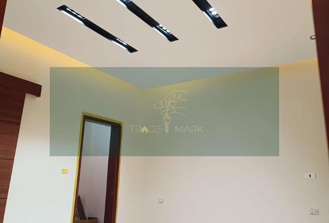 8716018 - Property Image 2