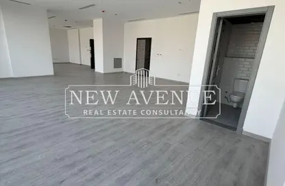 مساحات مكتبية - غرفة نوم - 1 حمام للبيع في مول ساوث جيت - شارع التسعين الجنوبي - التجمع الخامس - مدينة القاهرة الجديدة - القاهرة