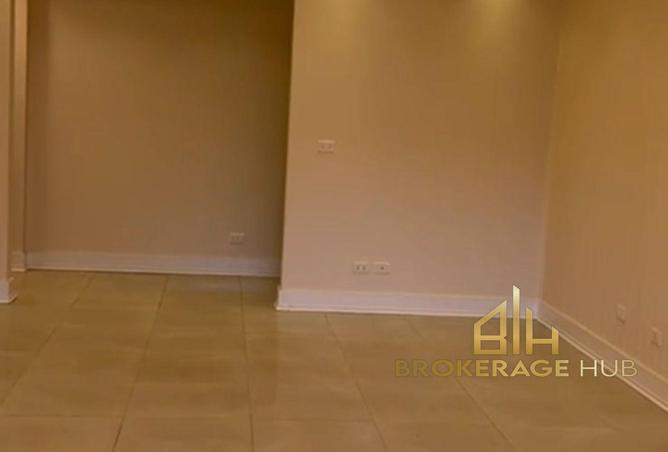 74044221 - Property Image 2