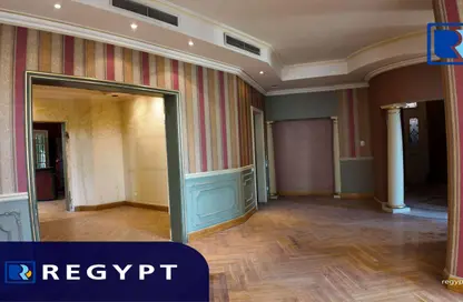 Apartment - 4 Bedrooms - 3 Bathrooms for rent in Mahmoud Azmy St. - Zamalek - Cairo