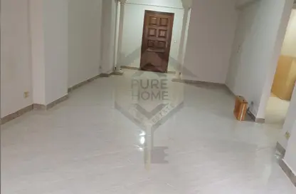 شقة - 3 غرف نوم - 1 حمام للبيع في شارع توت عنخ امون - سموحة - حي شرق - الاسكندرية