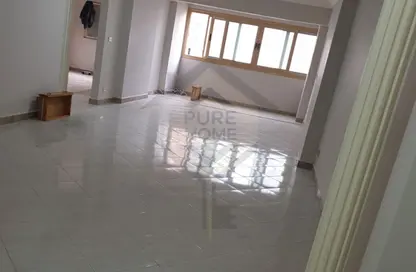 شقة - 3 غرف نوم - 1 حمام للبيع في شارع توت عنخ امون - سموحة - حي شرق - الاسكندرية