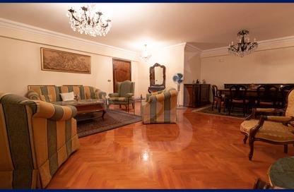 Apartment - 3 Bedrooms - 2 Bathrooms for sale in Abd Al Hameed El Deeb St. - Tharwat - Hay Sharq - Alexandria