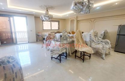شقة - 3 غرف نوم - 2 حمامات للبيع في شارع رشدي - رشدي - حي شرق - الاسكندرية