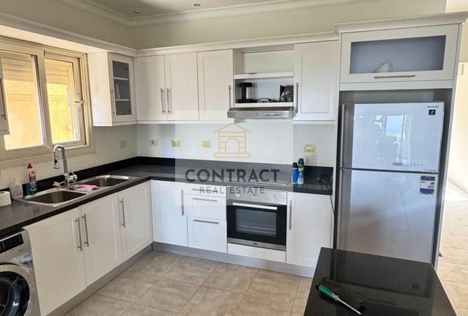 98010328 - Property Image 3