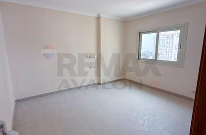 شقة - 3 غرف نوم - 3 حمامات للايجار في صوارى - كمبوندات الاسكندرية - الاسكندرية شقة - 3 غرف نوم - 3 حمامات للايجار في صوارى - كمبوندات الاسكندرية - الاسكندرية